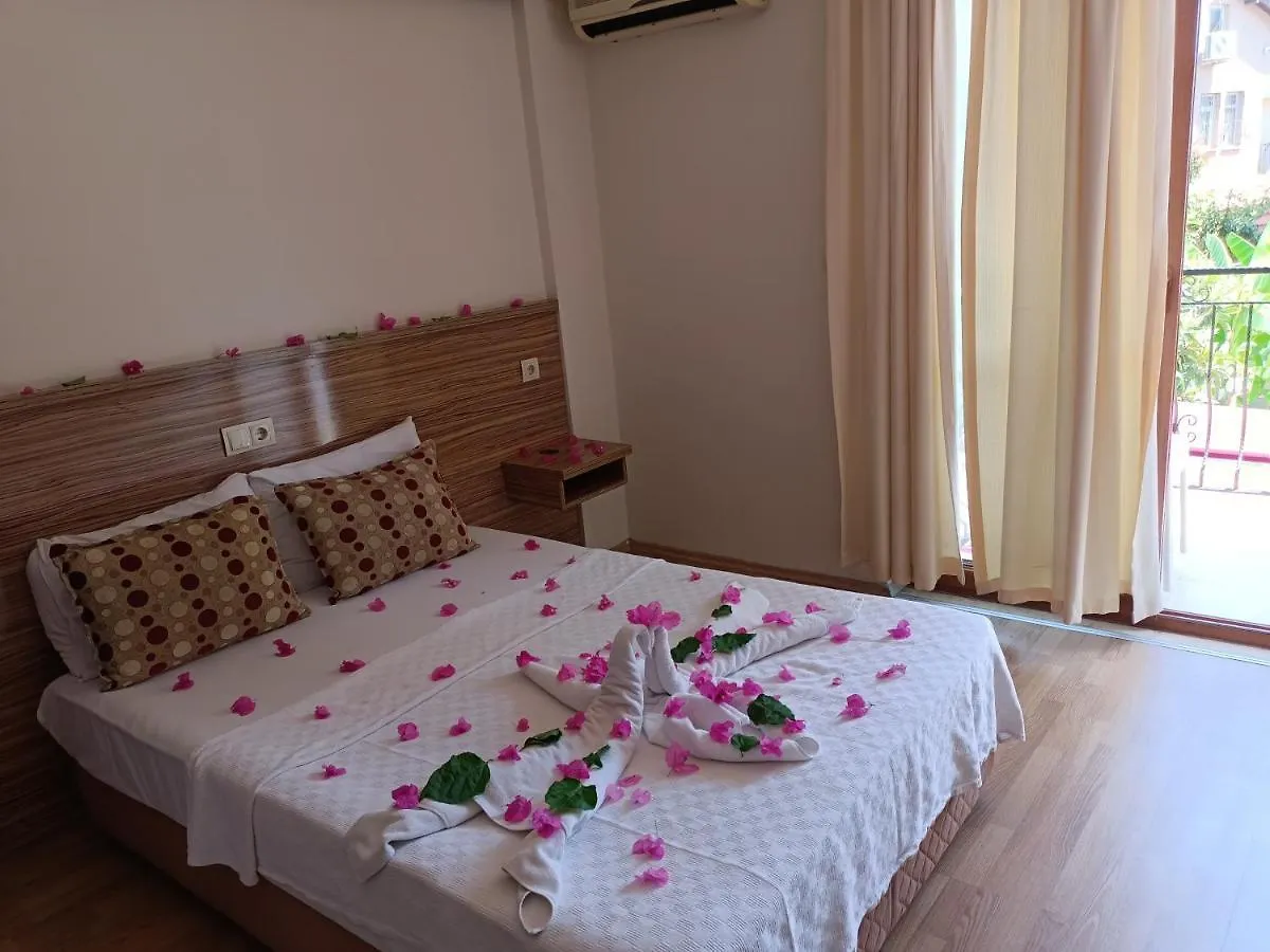 Hotel Barlas 페티예